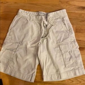 Men’s izod khaki shorts